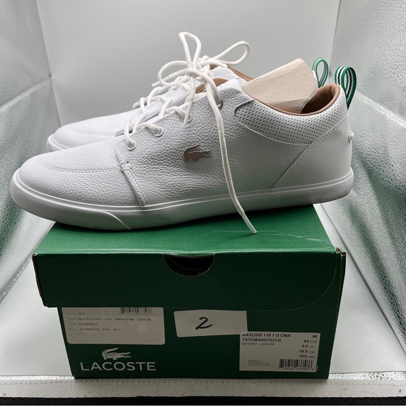 EUC Lacoste Men's Bayliss Leather Perforated Collar 10.5 white leather sneaker
